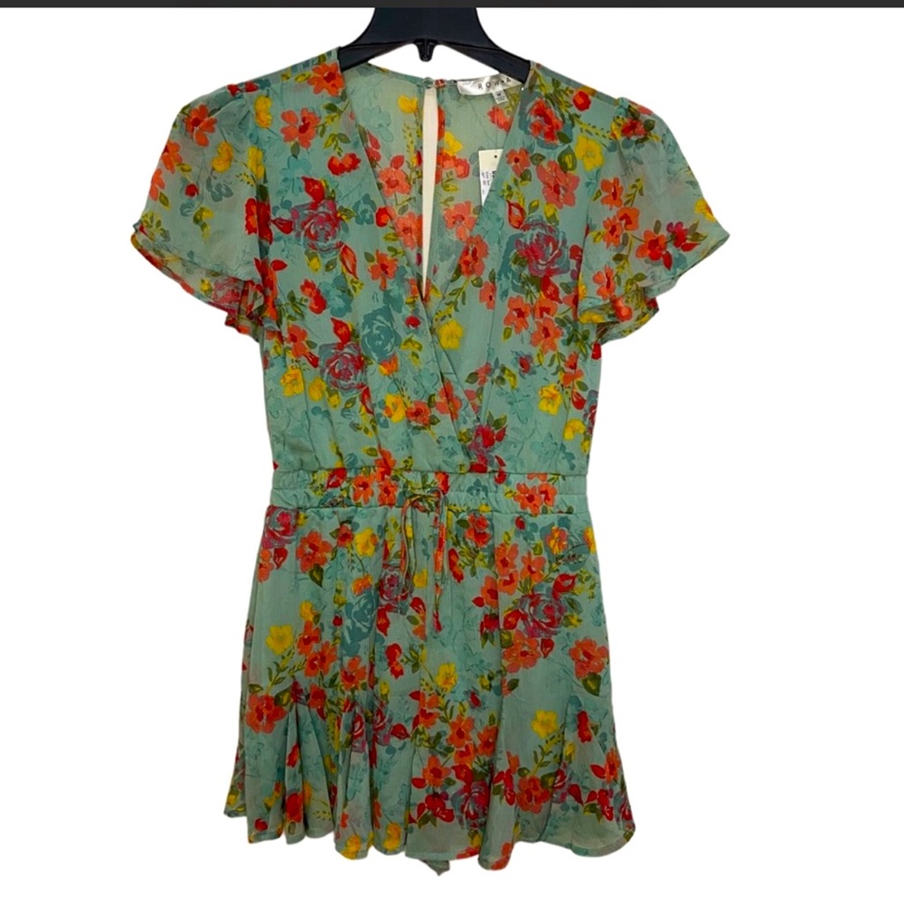 Row A Winsome Floral Print Trendy Romper
